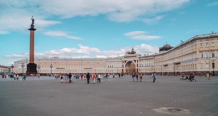 Can I Visit Saint Petersburg from Moscow on One Visa